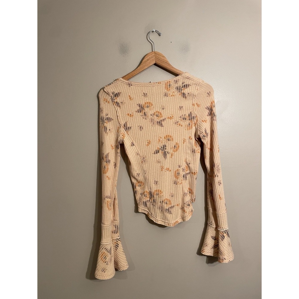 Free People Layer Me Henley Top Button Bell Sleeve Rib Peach Floral Small Fairy - Picture 5 of 10